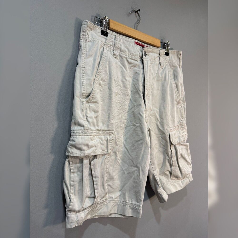 Men's Cream Levi's Cotton Cargo Shorts Size 33 VGUC - Picture 3 of 9